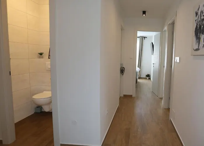 Zoya Del Mar Apartment Pula