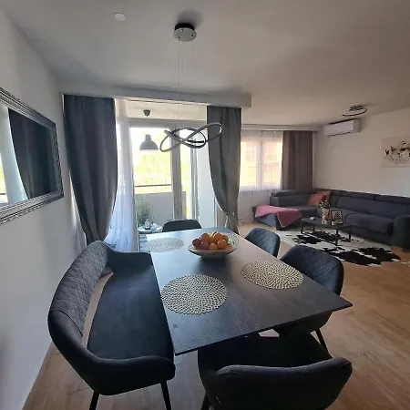 Apartment Zoya Del Mar